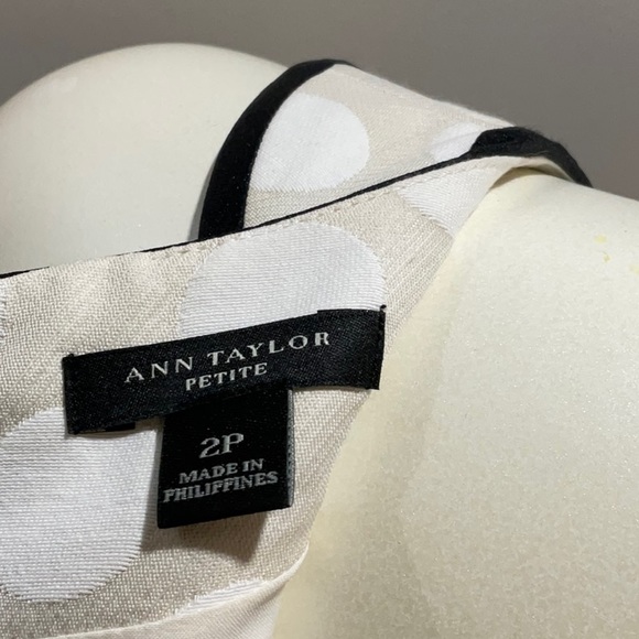 Polka dot stunner - Picture 5 of 5